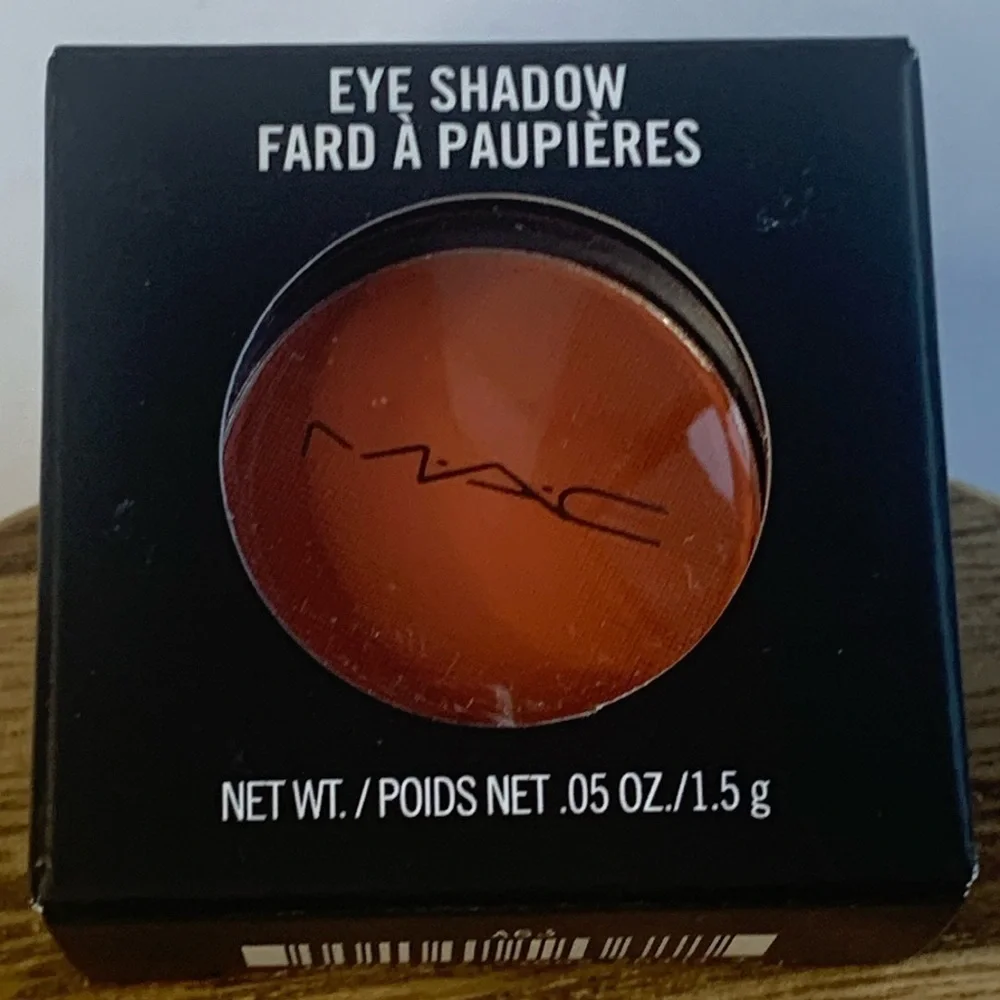 NWT MAC Cosmetics Eye Shadow Red Brick Satin